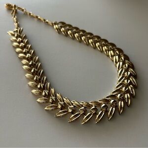 Coro Vintage Gold Tone Leaf Choker Necklace